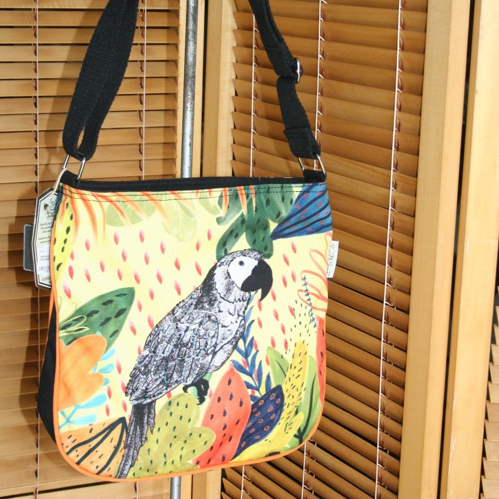 Sun and Sand Purse with the Black Bird Beaded Design NWT Retail $31. Sale $21.